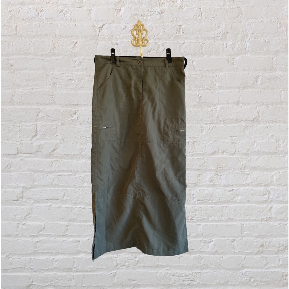 Grey cargo maxi skirt. Side pockets and zipper thigh pockets.